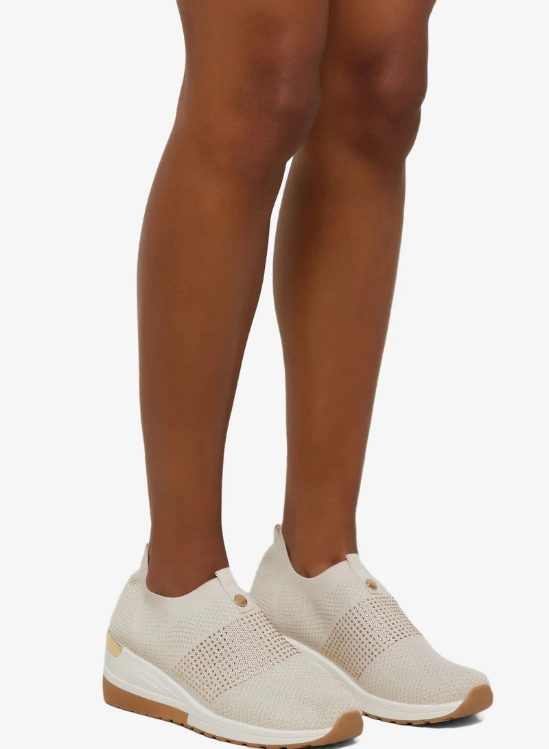 Pull On Low Top Wedge Sneaker